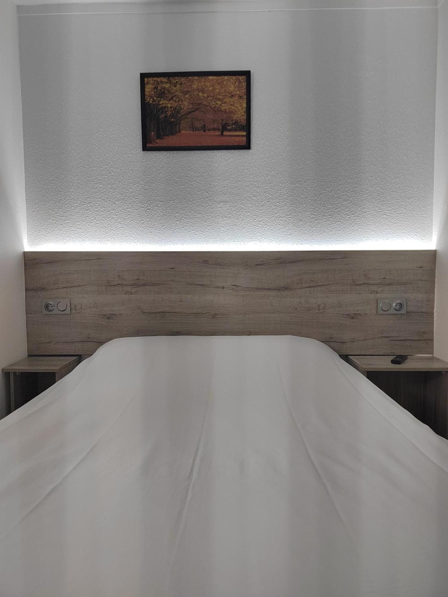 Alpha Hotel Bouafle Екстер'єр фото