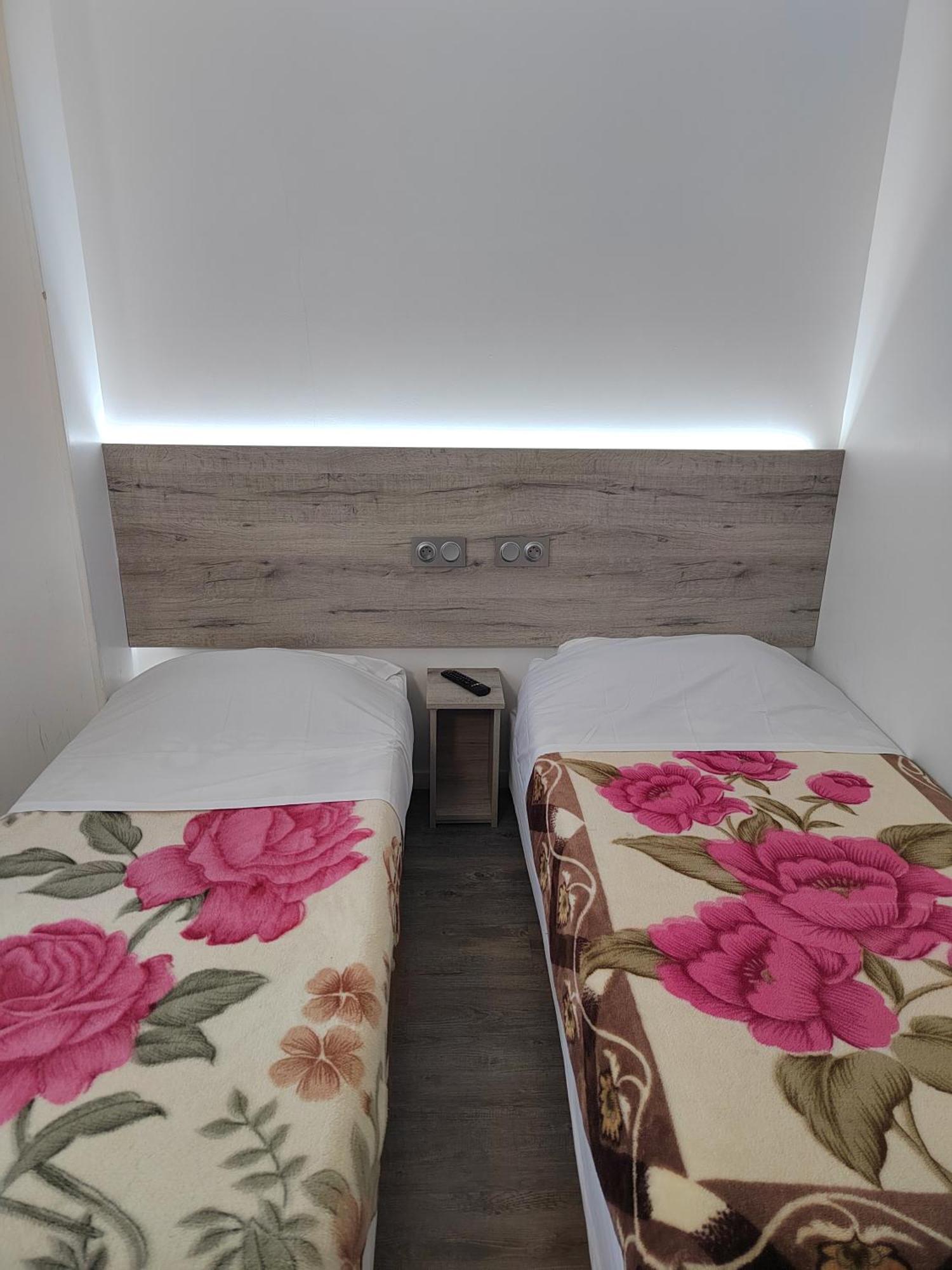 Alpha Hotel Bouafle Екстер'єр фото