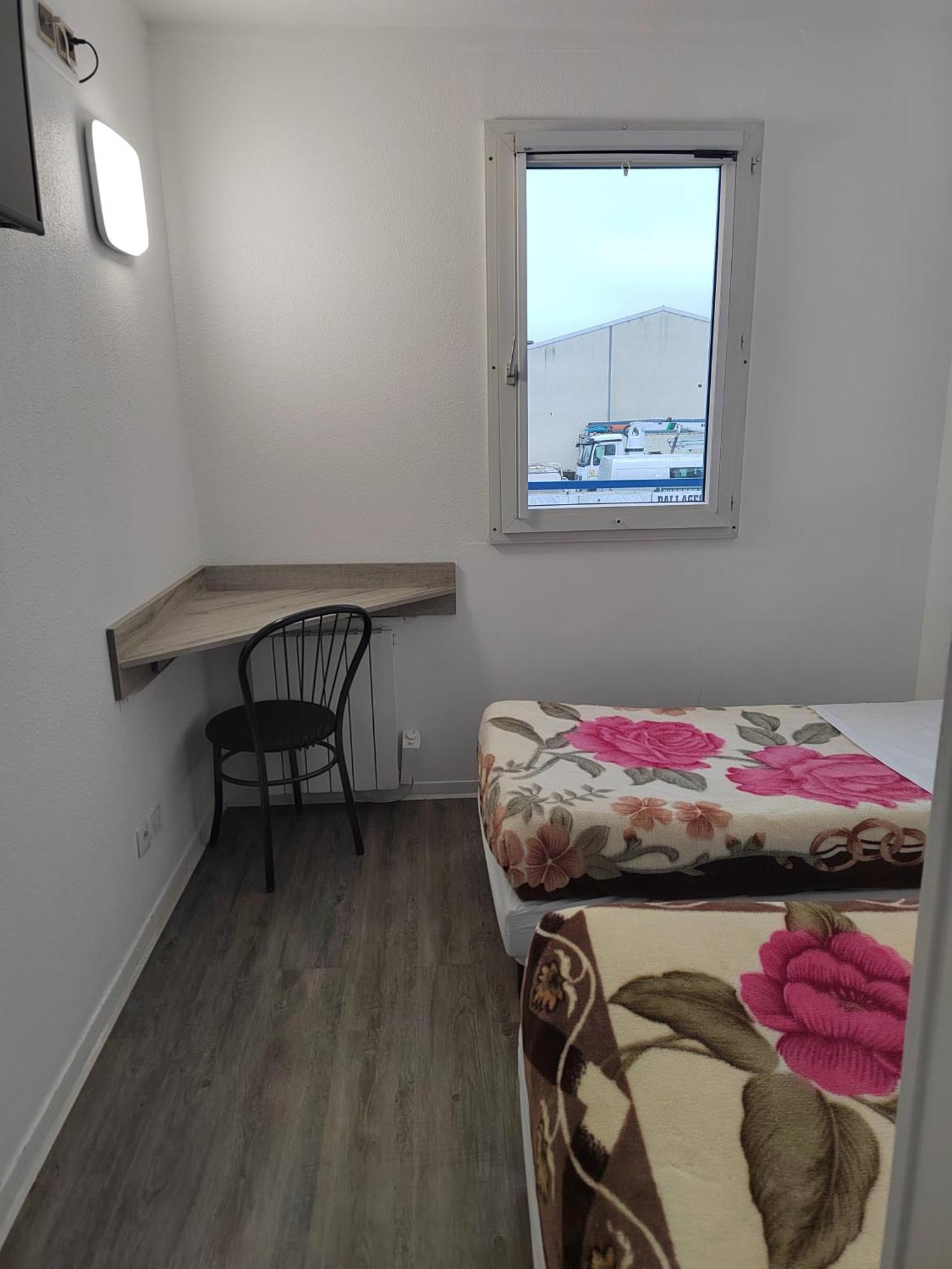 Alpha Hotel Bouafle Екстер'єр фото