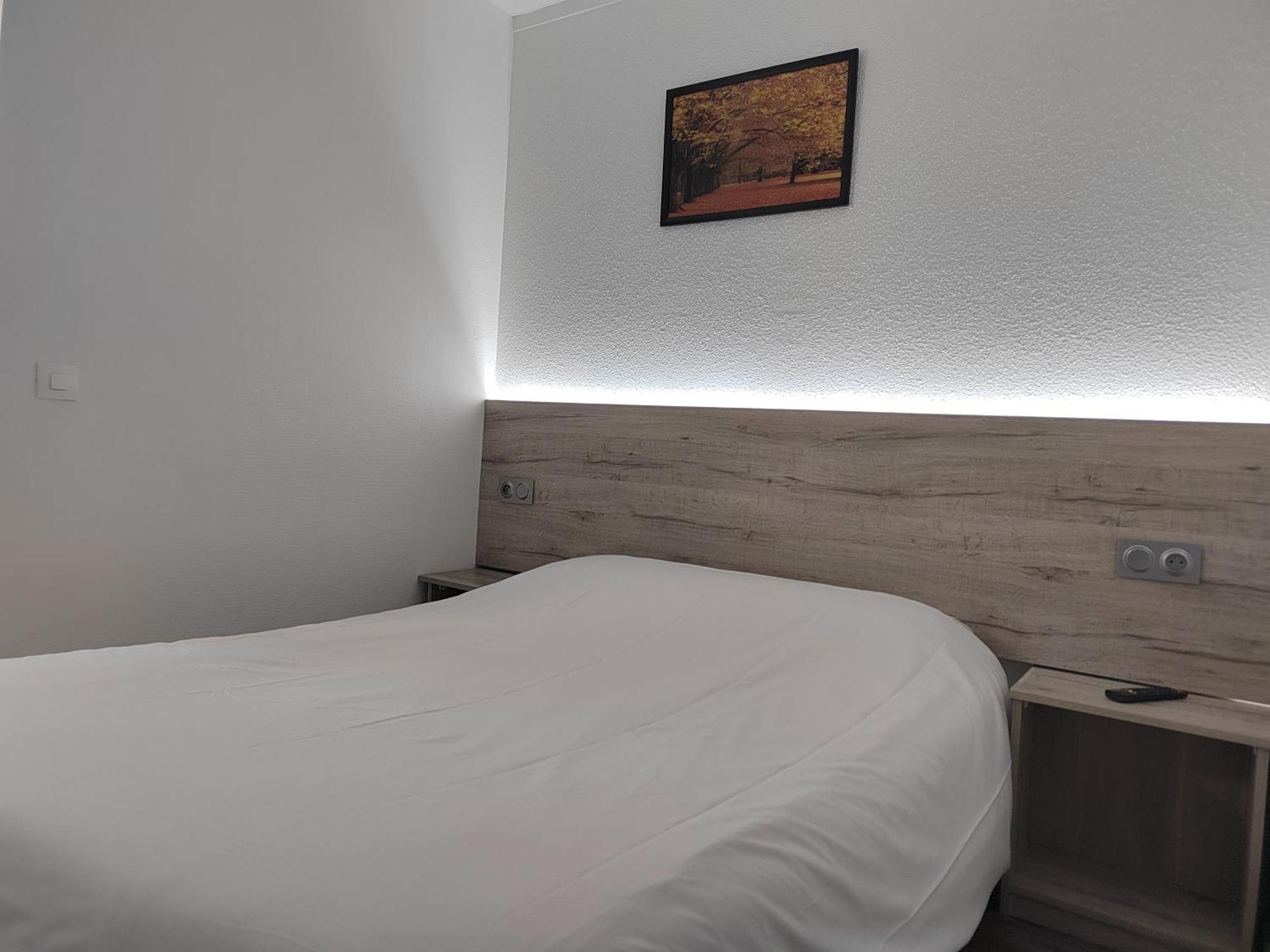 Alpha Hotel Bouafle Екстер'єр фото
